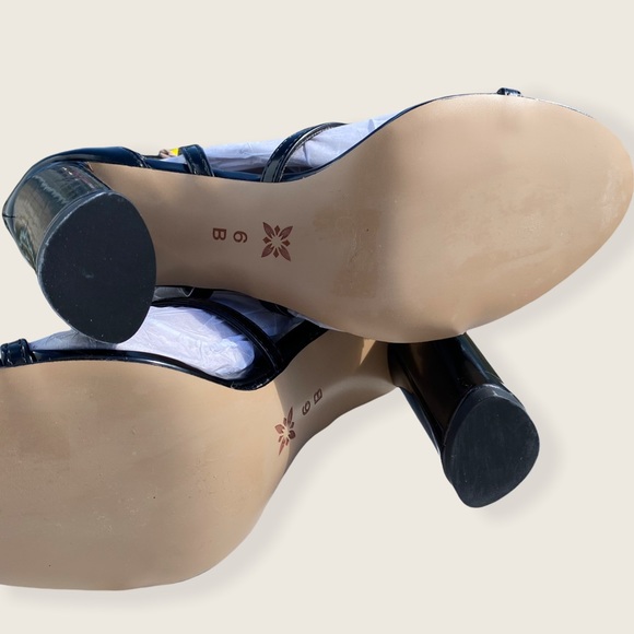 NIB BCBGeneration Jordan Smooth Box Calf Sandal 6 - Picture 6 of 11